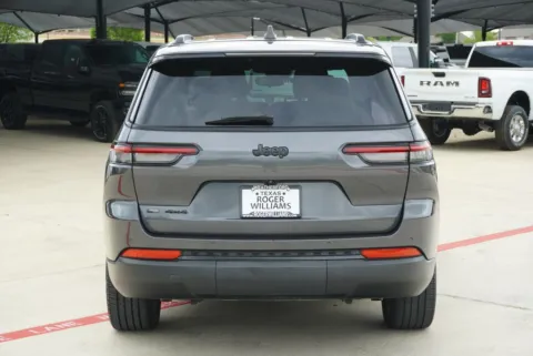 More photos of 2021 Jeep Grand Cherokee L Altitude at Roger Williams Chrysler Dodge Jeep Ram, TX