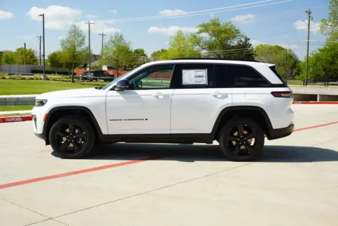 Photos of 2026 Jeep Grand Cherokee Limited for sale in Weatherford, TX at Roger Williams Chrysler Dodge Jeep Ram