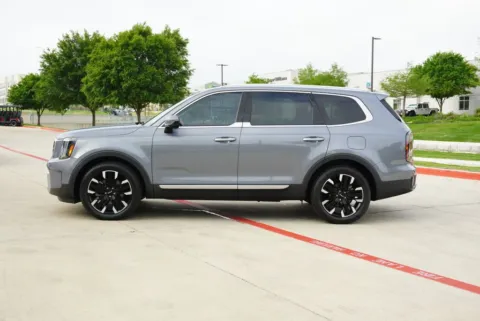 Photos of 2023 Kia Telluride SX for sale in Weatherford, TX at Roger Williams Chrysler Dodge Jeep Ram
