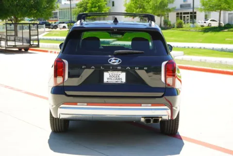 More photos of 2023 Hyundai Palisade Calligraphy at Roger Williams Chrysler Dodge Jeep Ram, TX