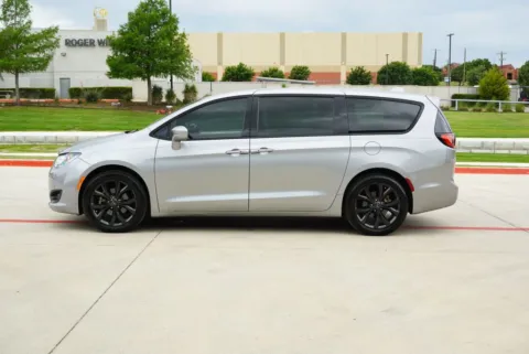 Photos of 2018 Chrysler Pacifica Touring Plus for sale in Weatherford, TX at Roger Williams Chrysler Dodge Jeep Ram