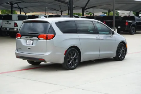 More photos of 2018 Chrysler Pacifica Touring Plus at Roger Williams Chrysler Dodge Jeep Ram, TX