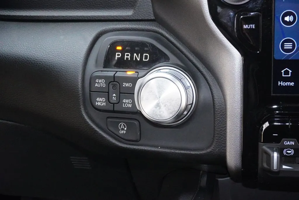 2025 RAM Ram 1500 Pickup Laramie - Photo 17