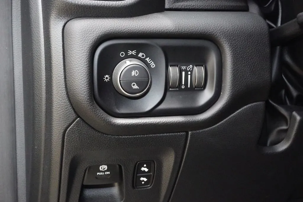 2025 RAM Ram 1500 Pickup Laramie - Photo 25