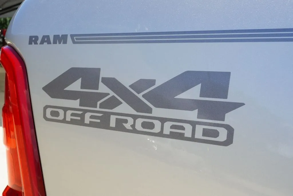2025 RAM Ram 1500 Pickup Laramie - Photo 9