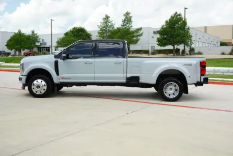 Photos of 2026 Ford Super Duty F-450 DRW Platinum for sale in Weatherford, TX at Roger Williams Chrysler Dodge Jeep Ram