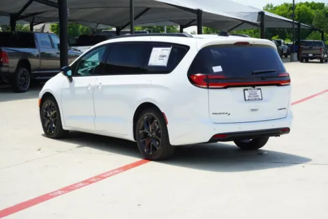 Another view of 2027 Chrysler Pacifica Limited for sale in Weatherford, TX at Roger Williams Chrysler Dodge Jeep Ram