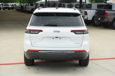 More photos of 2024 Jeep Grand Cherokee L Laredo at Roger Williams Chrysler Dodge Jeep Ram, TX