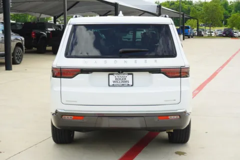More photos of 2022 Jeep Wagoneer Series III at Roger Williams Chrysler Dodge Jeep Ram, TX