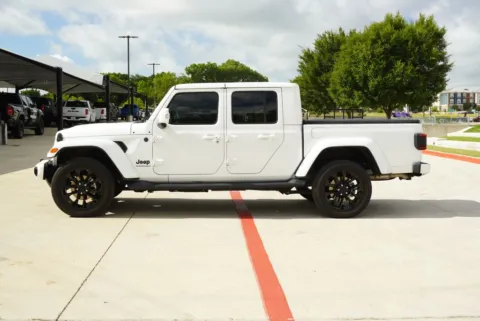 Photos of 2023 Jeep Gladiator High Altitude for sale in Weatherford, TX at Roger Williams Chrysler Dodge Jeep Ram