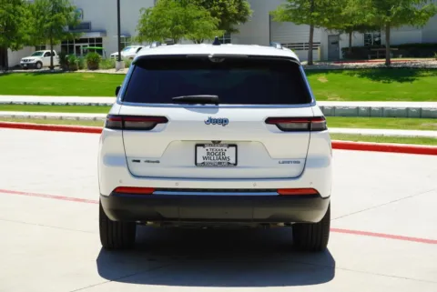 More photos of 2021 Jeep Grand Cherokee L Limited at Roger Williams Chrysler Dodge Jeep Ram, TX