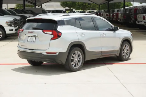 More photos of 2022 GMC Terrain SLT at Roger Williams Chrysler Dodge Jeep Ram, TX
