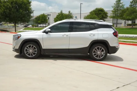 Photos of 2022 GMC Terrain SLT for sale in Weatherford, TX at Roger Williams Chrysler Dodge Jeep Ram