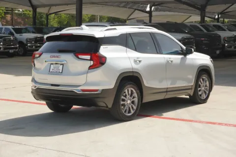 More photos of 2022 GMC Terrain SLT at Roger Williams Chrysler Dodge Jeep Ram, TX