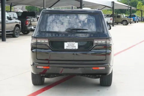 More photos of 2024 Jeep Grand Wagoneer Series III at Roger Williams Chrysler Dodge Jeep Ram, TX
