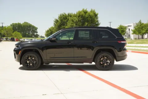 Photos of 2026 Jeep Grand Cherokee Laredo Altitude for sale in Weatherford, TX at Roger Williams Chrysler Dodge Jeep Ram