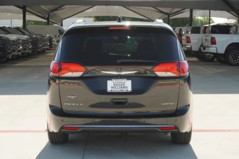 More photos of 2020 Chrysler Pacifica Limited at Roger Williams Chrysler Dodge Jeep Ram, TX
