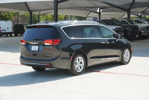 More photos of 2020 Chrysler Pacifica Limited at Roger Williams Chrysler Dodge Jeep Ram, TX