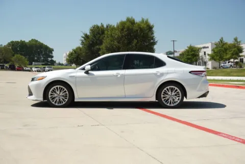 Photos of 2020 Toyota Camry Hybrid XLE for sale in Weatherford, TX at Roger Williams Chrysler Dodge Jeep Ram