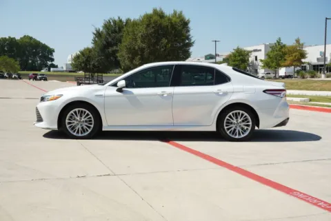 Photos of 2020 Toyota Camry Hybrid XLE for sale in Weatherford, TX at Roger Williams Chrysler Dodge Jeep Ram