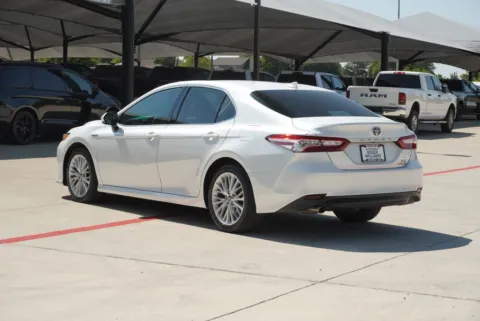 Another view of 2020 Toyota Camry Hybrid XLE for sale in Weatherford, TX at Roger Williams Chrysler Dodge Jeep Ram