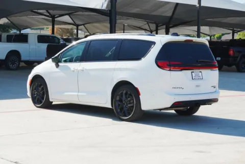 Another view of 2024 Chrysler Pacifica Limited for sale in Weatherford, TX at Roger Williams Chrysler Dodge Jeep Ram