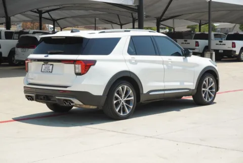 More photos of 2025 Ford Explorer Platinum at Roger Williams Chrysler Dodge Jeep Ram, TX