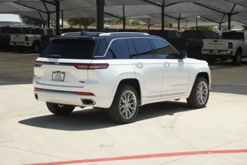 More photos of 2023 Jeep Grand Cherokee Summit at Roger Williams Chrysler Dodge Jeep Ram, TX