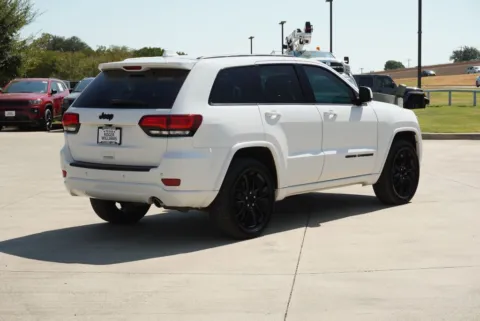 More photos of 2019 Jeep Grand Cherokee Altitude at Roger Williams Chrysler Dodge Jeep Ram, TX