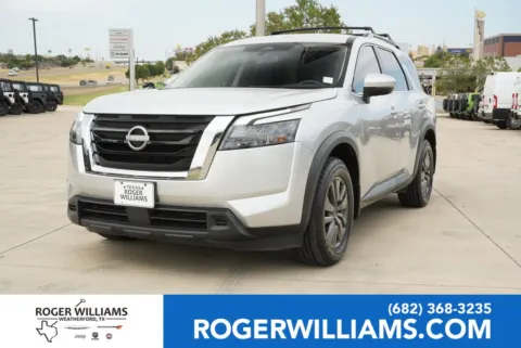 Silver 2023 Nissan Pathfinder SV for sale in Weatherford, TX
