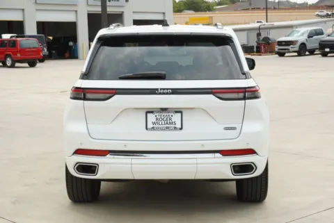 More photos of 2023 Jeep Grand Cherokee Overland at Roger Williams Chrysler Dodge Jeep Ram, TX