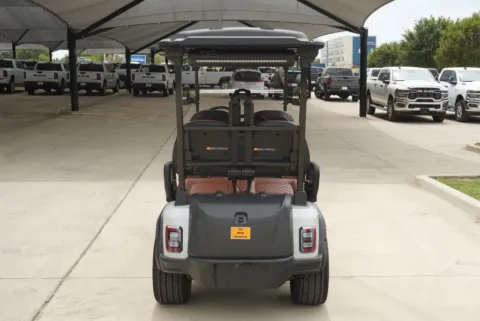 Another view of 2026 ICON I40L FORWARD FACING for sale in Weatherford, TX at Roger Williams Chrysler Dodge Jeep Ram