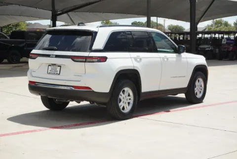 More photos of 2025 Jeep Grand Cherokee Laredo at Roger Williams Chrysler Dodge Jeep Ram, TX