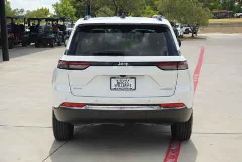 More photos of 2025 Jeep Grand Cherokee Laredo at Roger Williams Chrysler Dodge Jeep Ram, TX