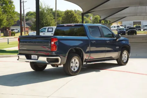 More photos of 2021 Chevrolet Silverado 1500 LT at Roger Williams Chrysler Dodge Jeep Ram, TX