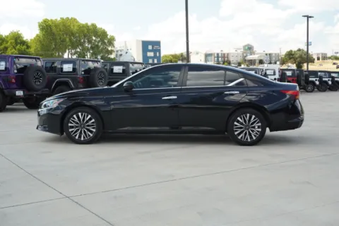 Photos of 2024 Nissan Altima 2.5 SV for sale in Weatherford, TX at Roger Williams Chrysler Dodge Jeep Ram