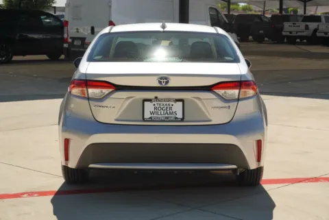 More photos of 2022 Toyota Corolla Hybrid LE at Roger Williams Chrysler Dodge Jeep Ram, TX
