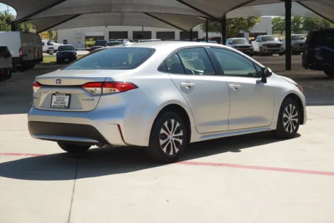 More photos of 2022 Toyota Corolla Hybrid LE at Roger Williams Chrysler Dodge Jeep Ram, TX