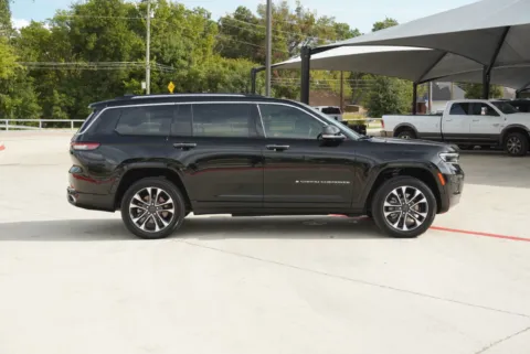 More photos of 2022 Jeep Grand Cherokee L Overland at Roger Williams Chrysler Dodge Jeep Ram, TX