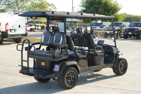More photos of 2026 ICON I60L at Roger Williams Chrysler Dodge Jeep Ram, TX