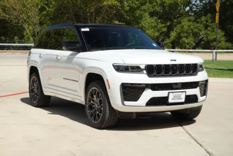 More photos of 2027 Jeep Grand Cherokee Summit at Roger Williams Chrysler Dodge Jeep Ram, TX