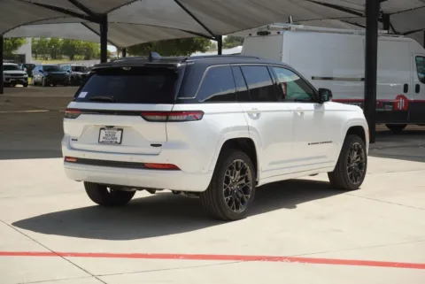 More photos of 2027 Jeep Grand Cherokee Summit at Roger Williams Chrysler Dodge Jeep Ram, TX
