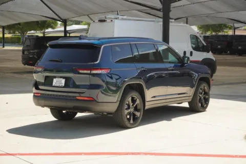 More photos of 2027 Jeep Grand Cherokee L Limited at Roger Williams Chrysler Dodge Jeep Ram, TX