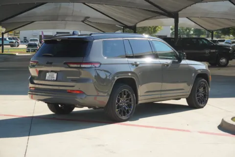 More photos of 2027 Jeep Grand Cherokee L Summit at Roger Williams Chrysler Dodge Jeep Ram, TX
