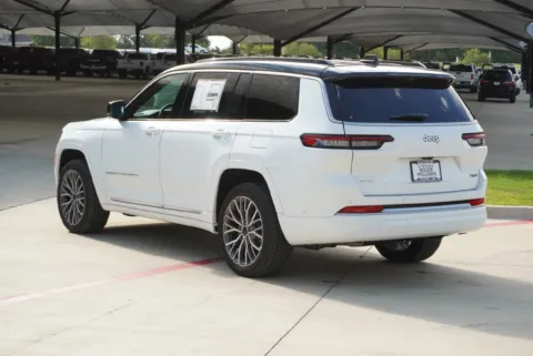 More photos of 2027 Jeep Grand Cherokee L Summit at Roger Williams Chrysler Dodge Jeep Ram, TX