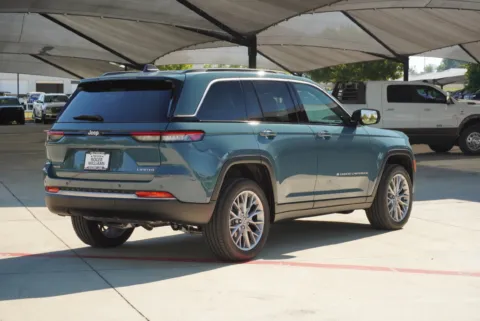 More photos of 2027 Jeep Grand Cherokee Limited at Roger Williams Chrysler Dodge Jeep Ram, TX