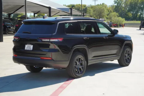 More photos of 2027 Jeep Grand Cherokee L Laredo Altitude at Roger Williams Chrysler Dodge Jeep Ram, TX