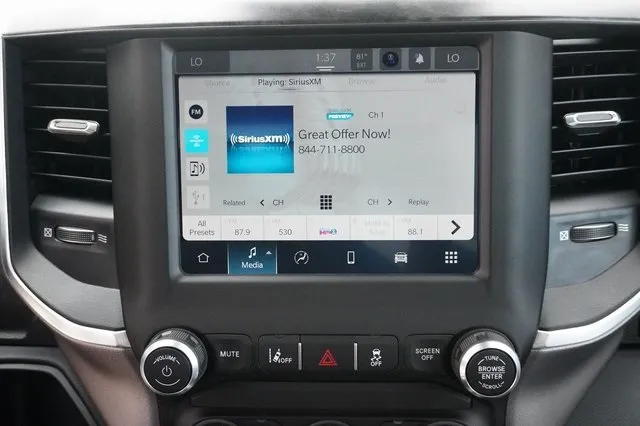 2024 Ram 3500 SLT photo 4