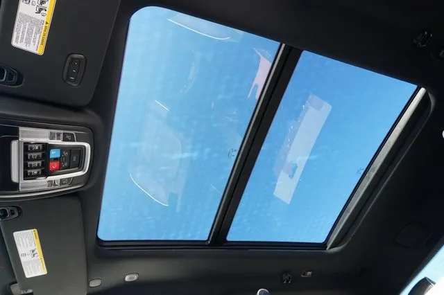 2025 Ram 1500 Laramie photo 3