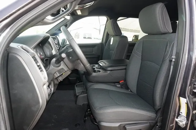 2025 Ram 2500 Tradesman photo 4